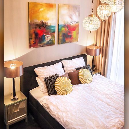 Comfort And Style In City Center With Ensuite Bathroom On Schaafenstrasse ケルン エクステリア 写真