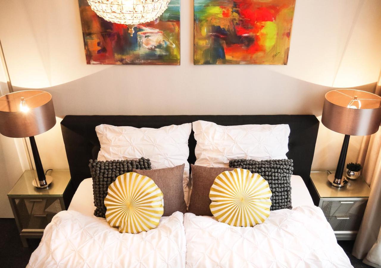 Comfort And Style In City Center With Ensuite Bathroom On Schaafenstrasse ケルン エクステリア 写真