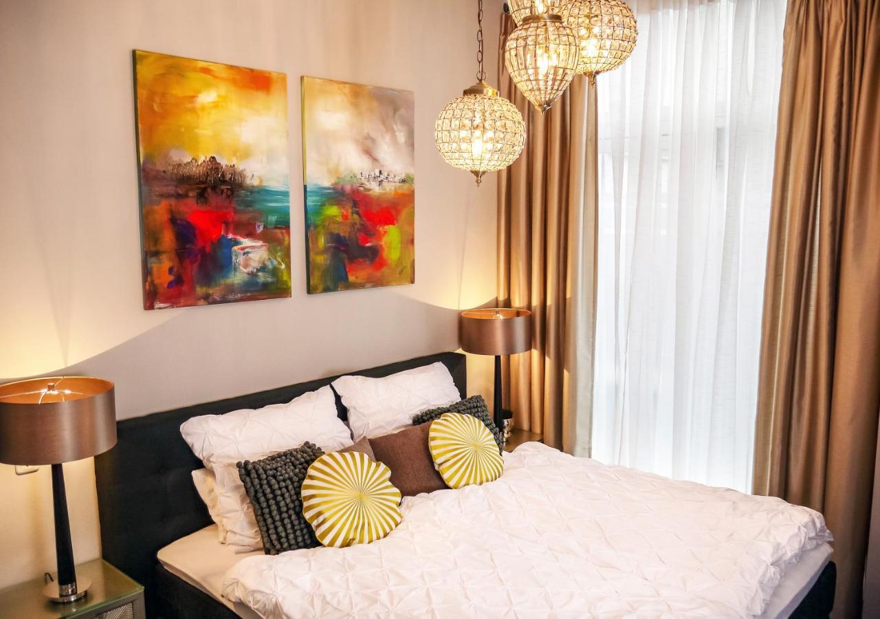 Comfort And Style In City Center With Ensuite Bathroom On Schaafenstrasse ケルン エクステリア 写真