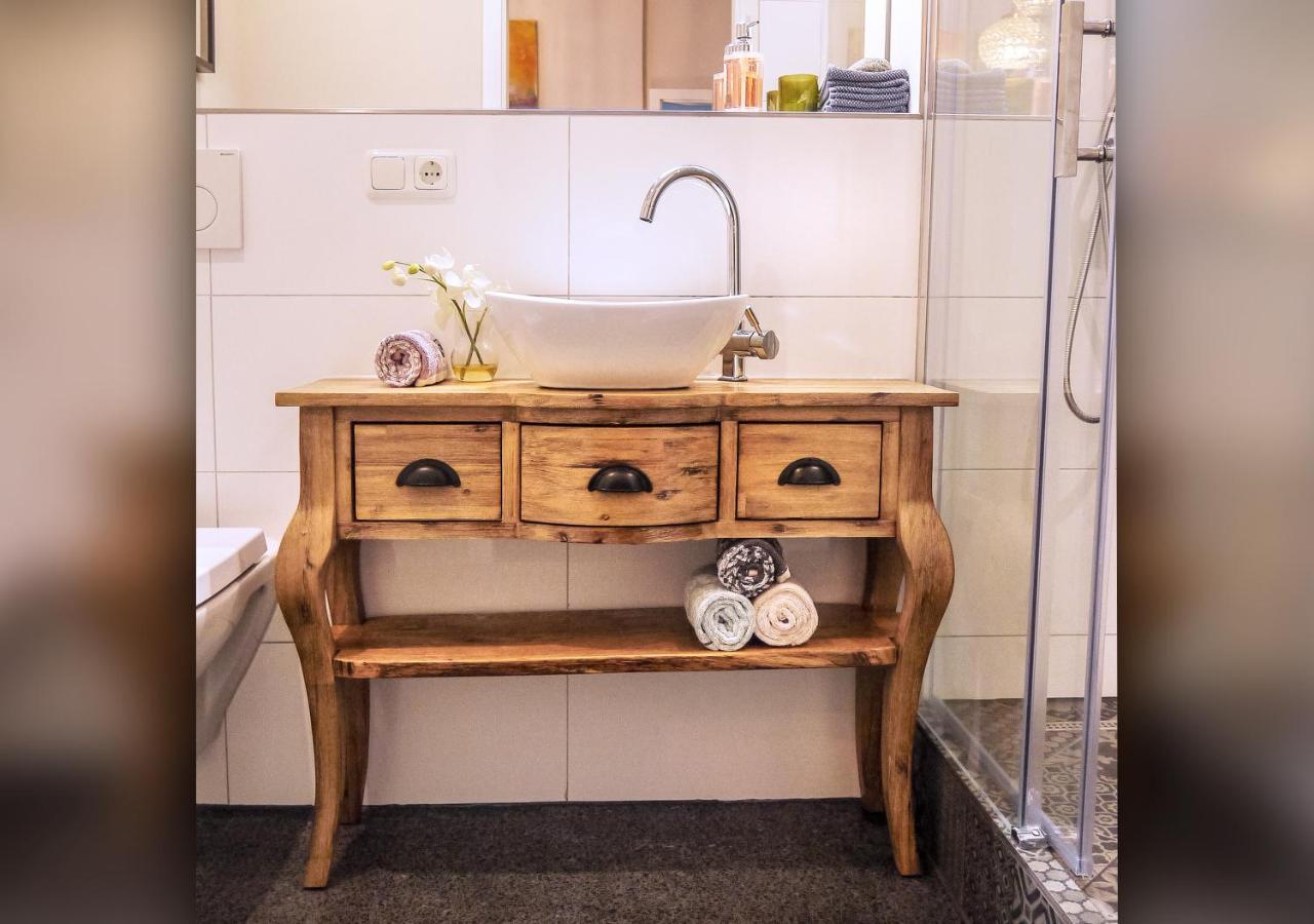 Comfort And Style In City Center With Ensuite Bathroom On Schaafenstrasse ケルン エクステリア 写真